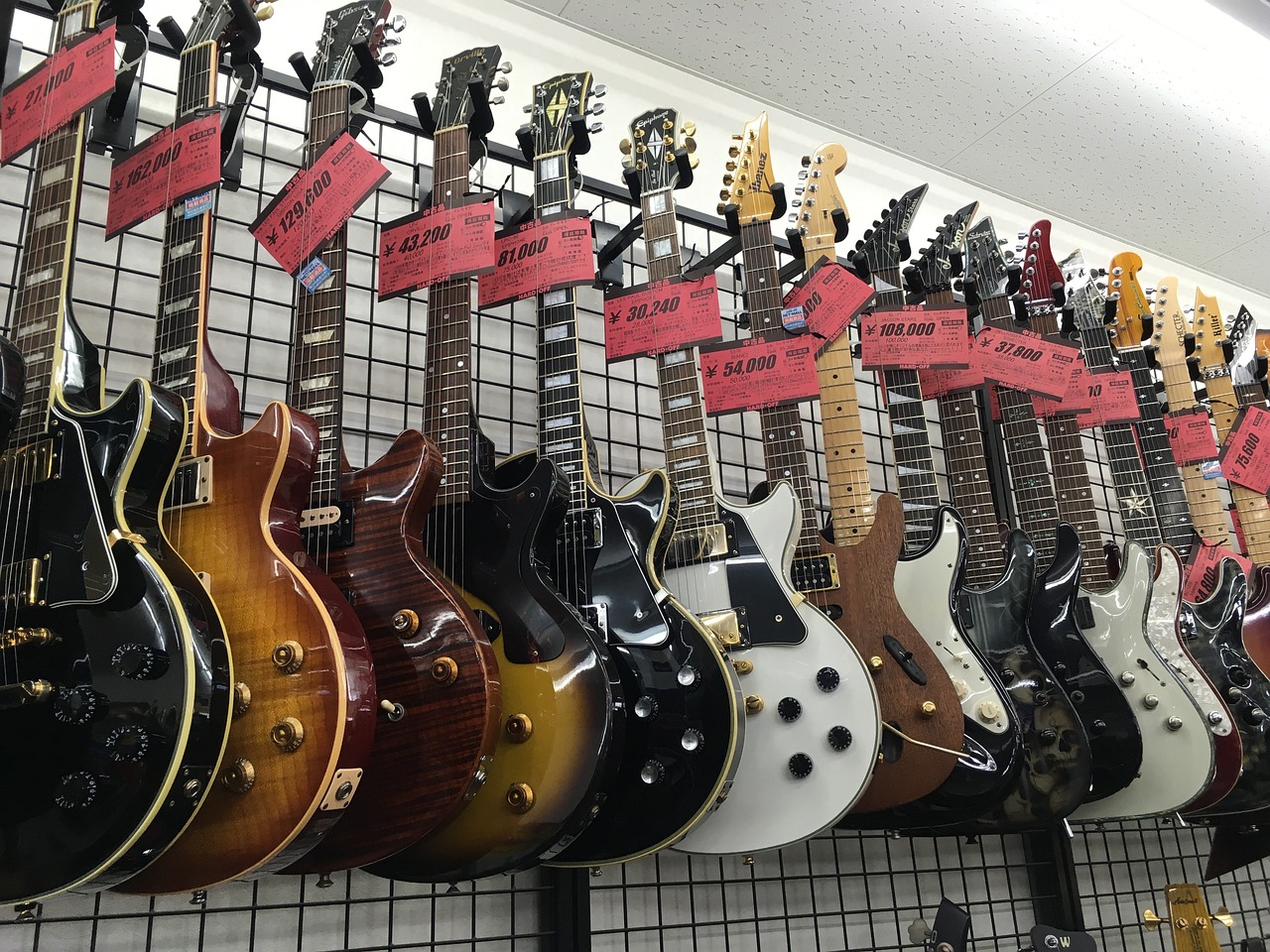 中古ギターの販売店