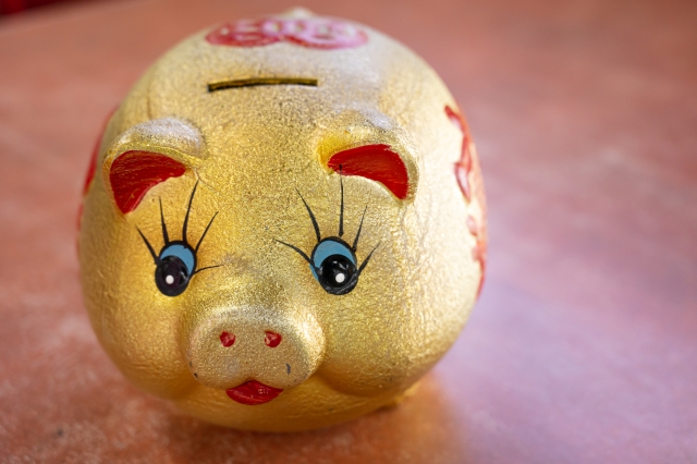 金の豚の貯金箱